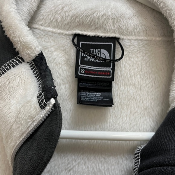 The North Face Black and White Fleece Jacket - Picture 3 of 5